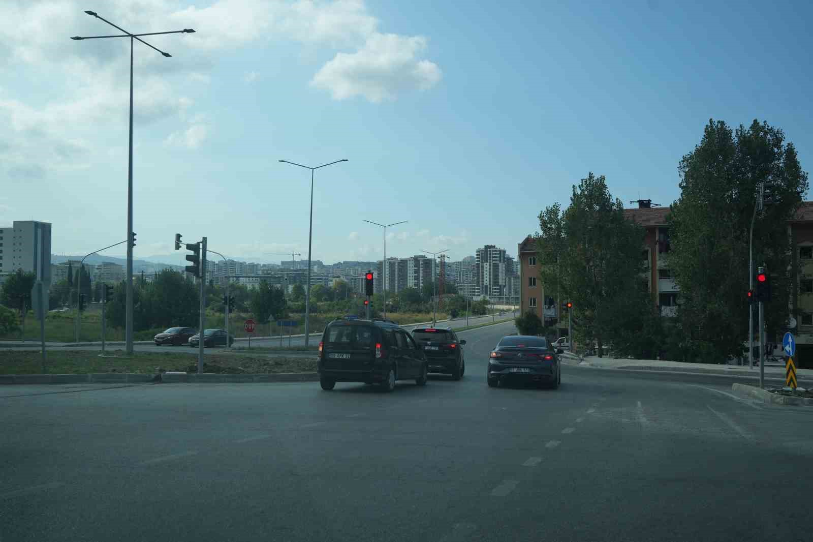 Şehir Hastanesi Kavşağı&rsquo;na ışıklı &ouml;nlem