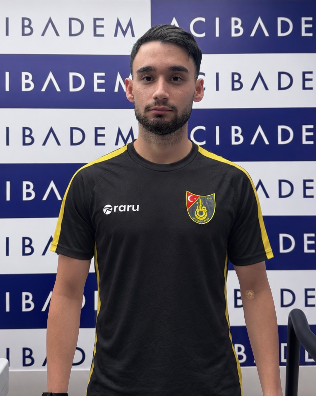 İstanbulspor, &Uuml;nal Emre Durmuşhan&rsquo;ı renklerine bağladı