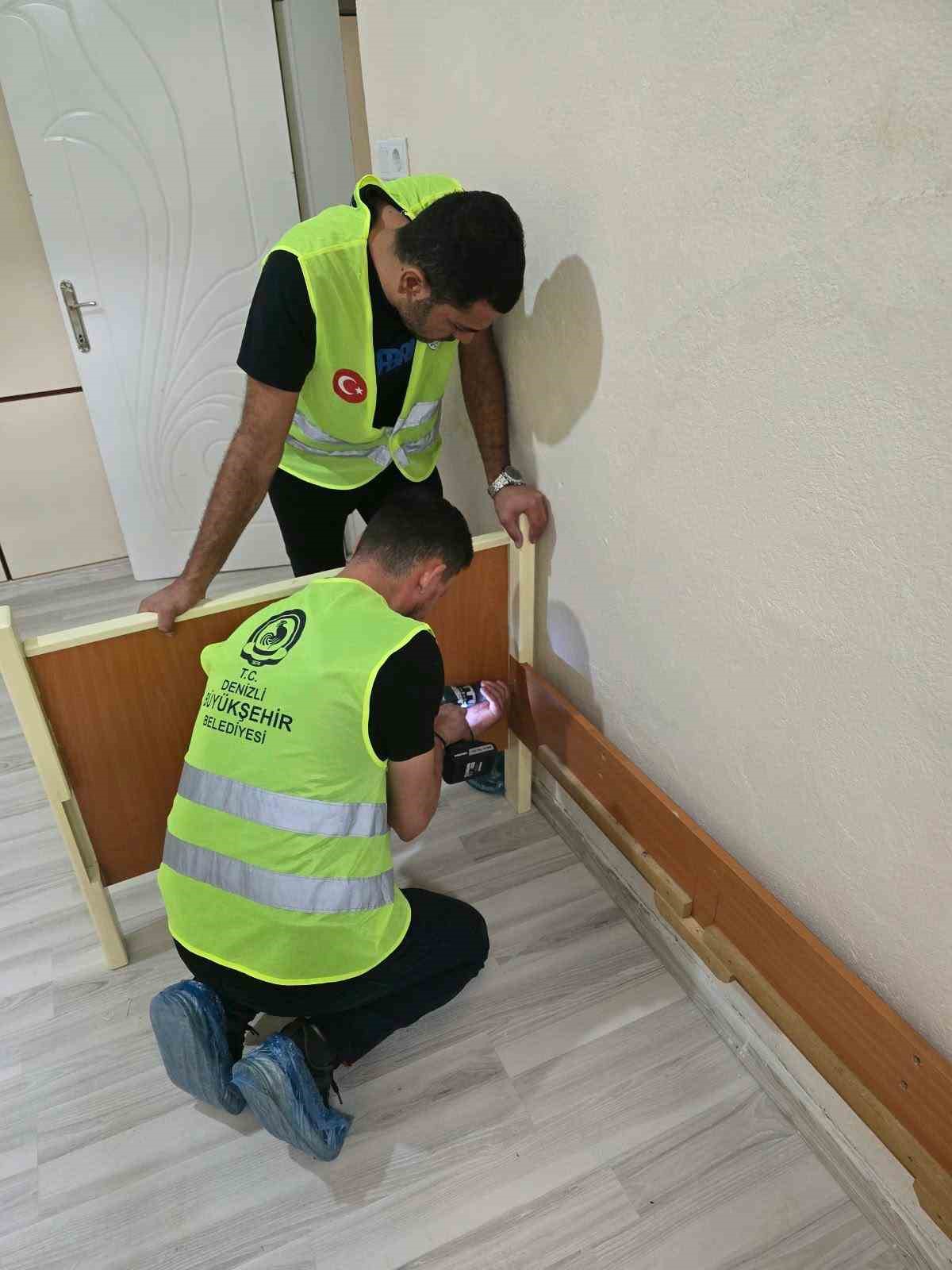 Yangında eşyaları k&uuml;l olan aileye Sevgi Eli sahip &ccedil;ıktı