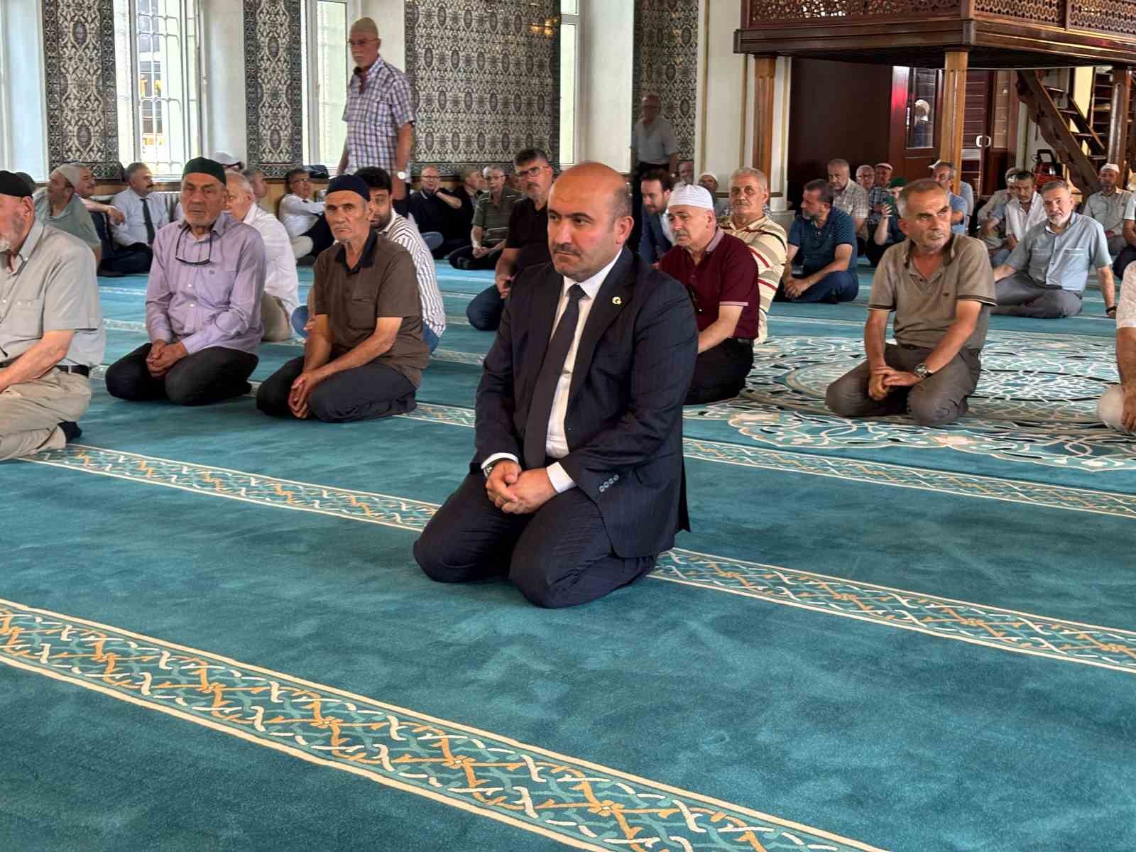 AK Parti&rsquo;nin 25. kuruluş yıl d&ouml;n&uuml;m&uuml; dolayısıyla mevlit programı d&uuml;zenlendi