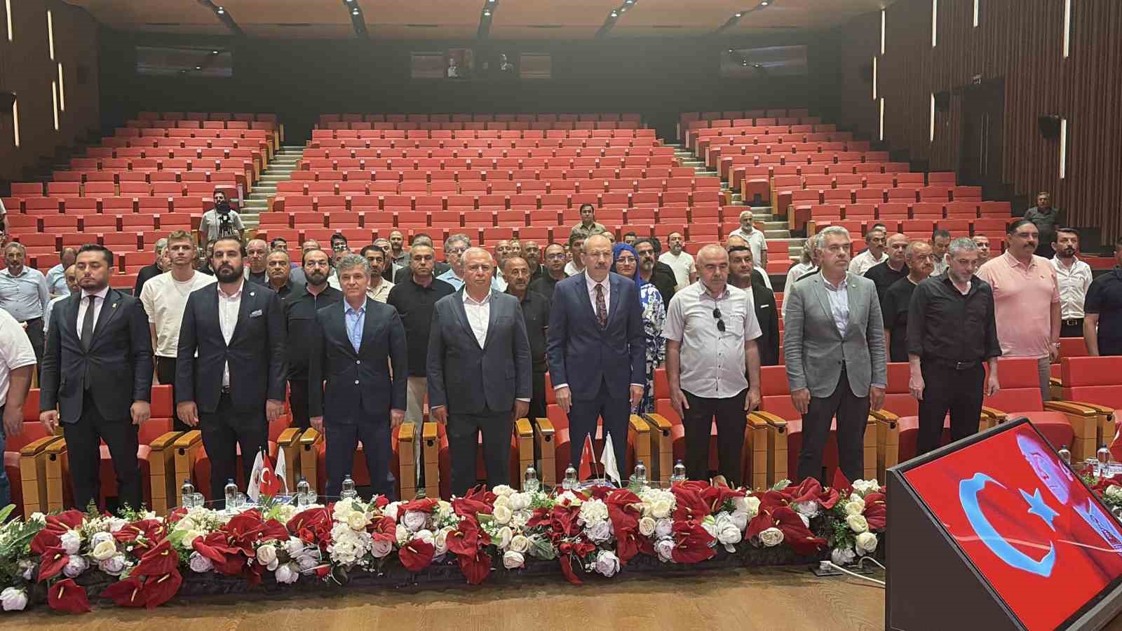 Başkan G&uuml;lsoy: "&Ouml;n&uuml;m&uuml;zdeki d&ouml;nemde sizlerle birlikte azim ve kararlılıkla y&uuml;r&uuml;meye devam edeceğiz"