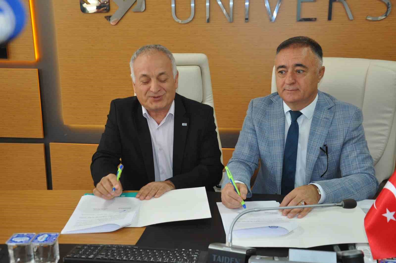 Kafkas &Uuml;niversitesi ile T&uuml;rkiye Beyazay Derneği arasında "Engelsiz &Uuml;niversite" iş birliği