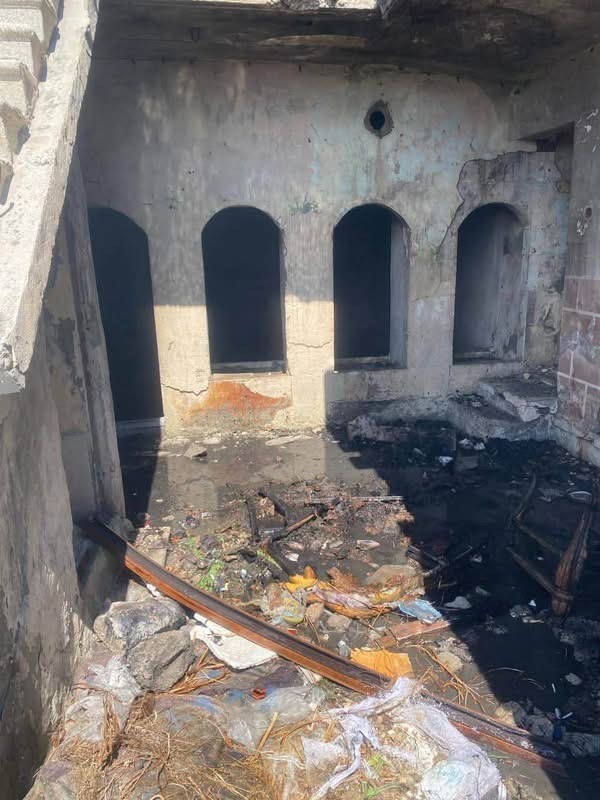 Antakya’da metruk bina yangını kontrol altına alındı