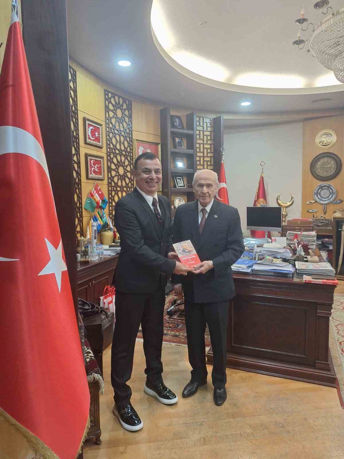 Akademisyen kardeşler Ter&ouml;rs&uuml;z T&uuml;rkiye s&uuml;recini Avrupa&rsquo;ya anlatacak