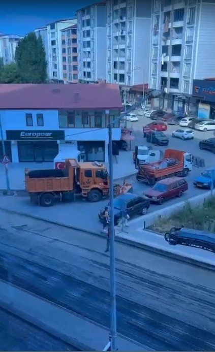 Karayolları ekipleri Kars&rsquo;ta şehir i&ccedil;i yollarda asfalt seferberliği başlattı