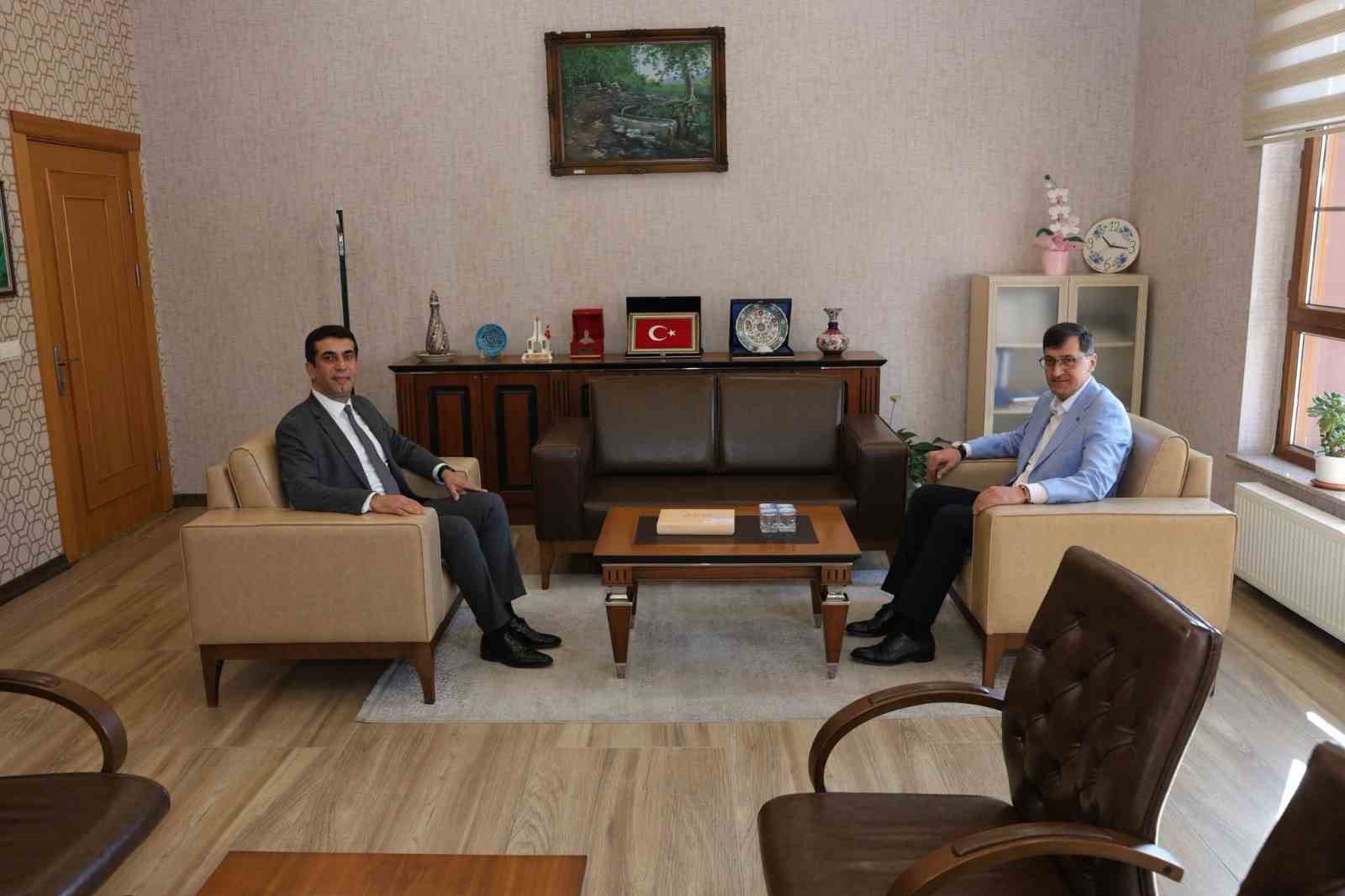 K&uuml;tahya Belediye Başkanı Kahveci&rsquo;den Vali Yardımcılarına ziyaret