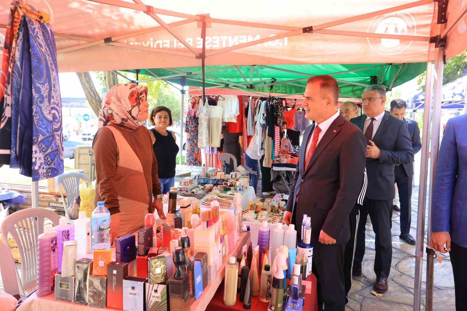 Vali Akbıyık, Mor Pazar&rsquo;ı ziyaret etti