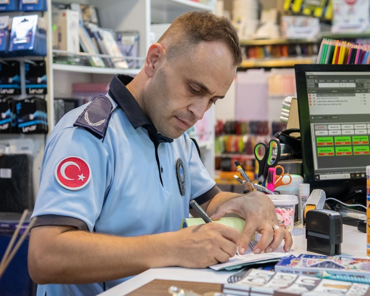 Kuşadası Belediyesi&rsquo;nden kırtasiyelere sıkı denetim