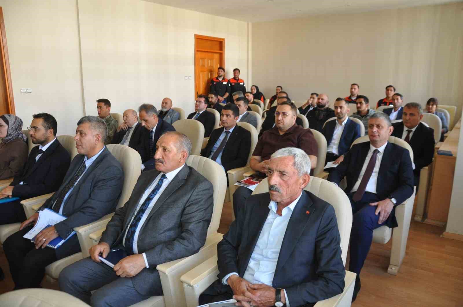 Kars&rsquo;ta İRAP Toplantısı ger&ccedil;ekleştirildi: Afet risklerine karşı hazırlık masaya yatırıldı