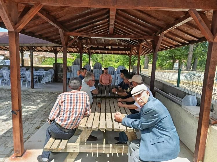 Kaymakam Kara: "Vatandaşlarımızla her fırsatta bir araya gelerek onların talep ve &ouml;nerilerini yerinde dinlemeyi &ouml;nemsiyoruz"