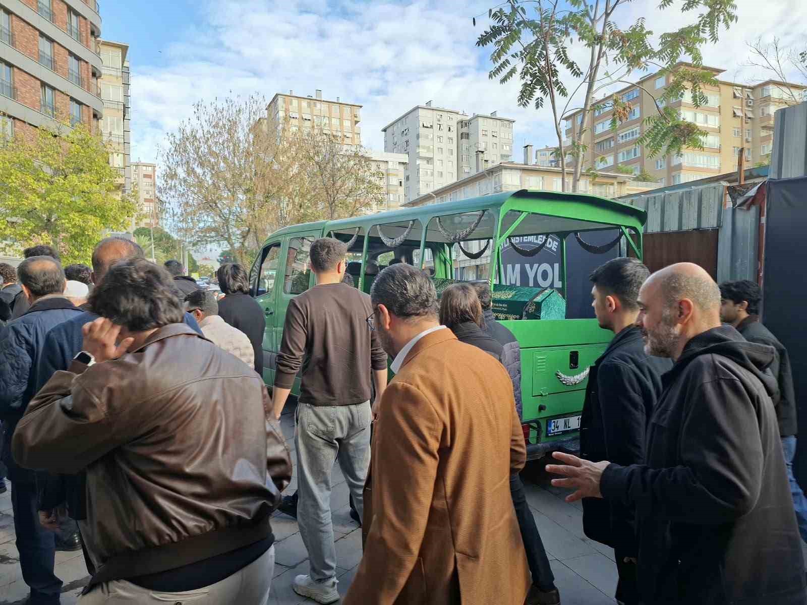 Şişli&rsquo;deki konserde hayatını kaybeden Mahmud Sami Ramazanoğlu toprağa verildi