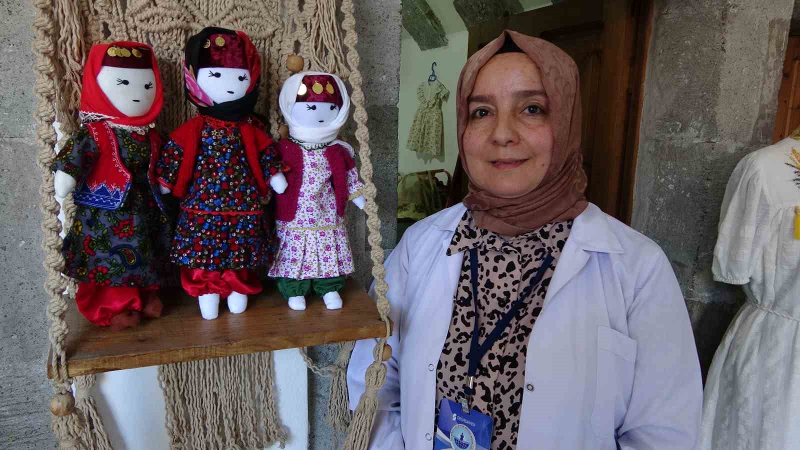 Atıl kumaşları sanata d&ouml;n&uuml;şt&uuml;r&uuml;yorlar