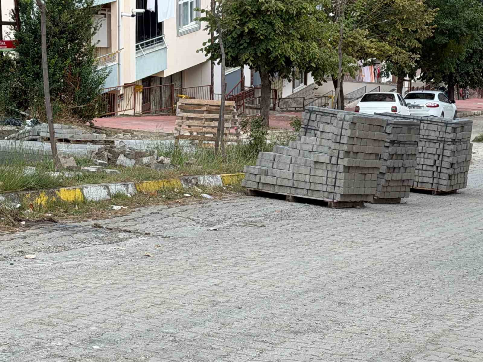 Boyabat&rsquo;ta bozulan yollar onarılıyor