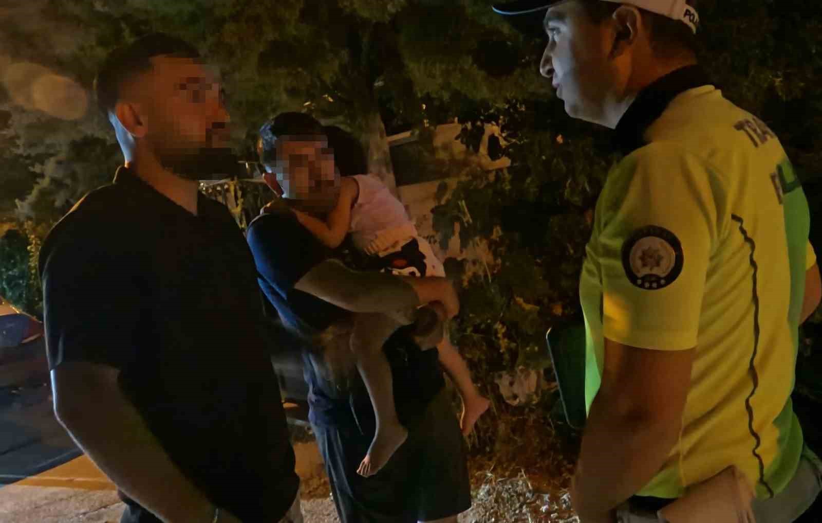Aksaray&rsquo;da polis ile vatandaşın ka&ccedil;ak s&uuml;r&uuml;c&uuml; ve ara&ccedil; polemiği kamerada