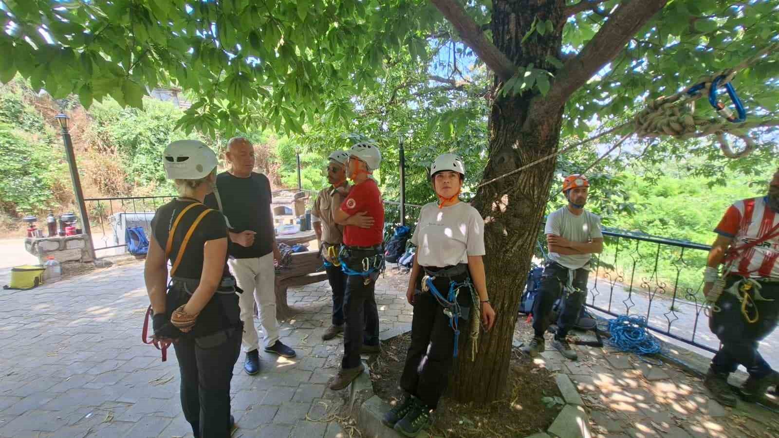 Babadağ Kara&ccedil;&ouml;plen Yaylasında geleceğin dağcılık liderleri yetişiyor