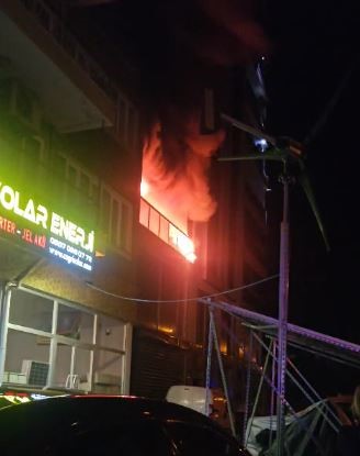 Yangına uykularında yakalandılar: 5 kişi dumandan etkilendi