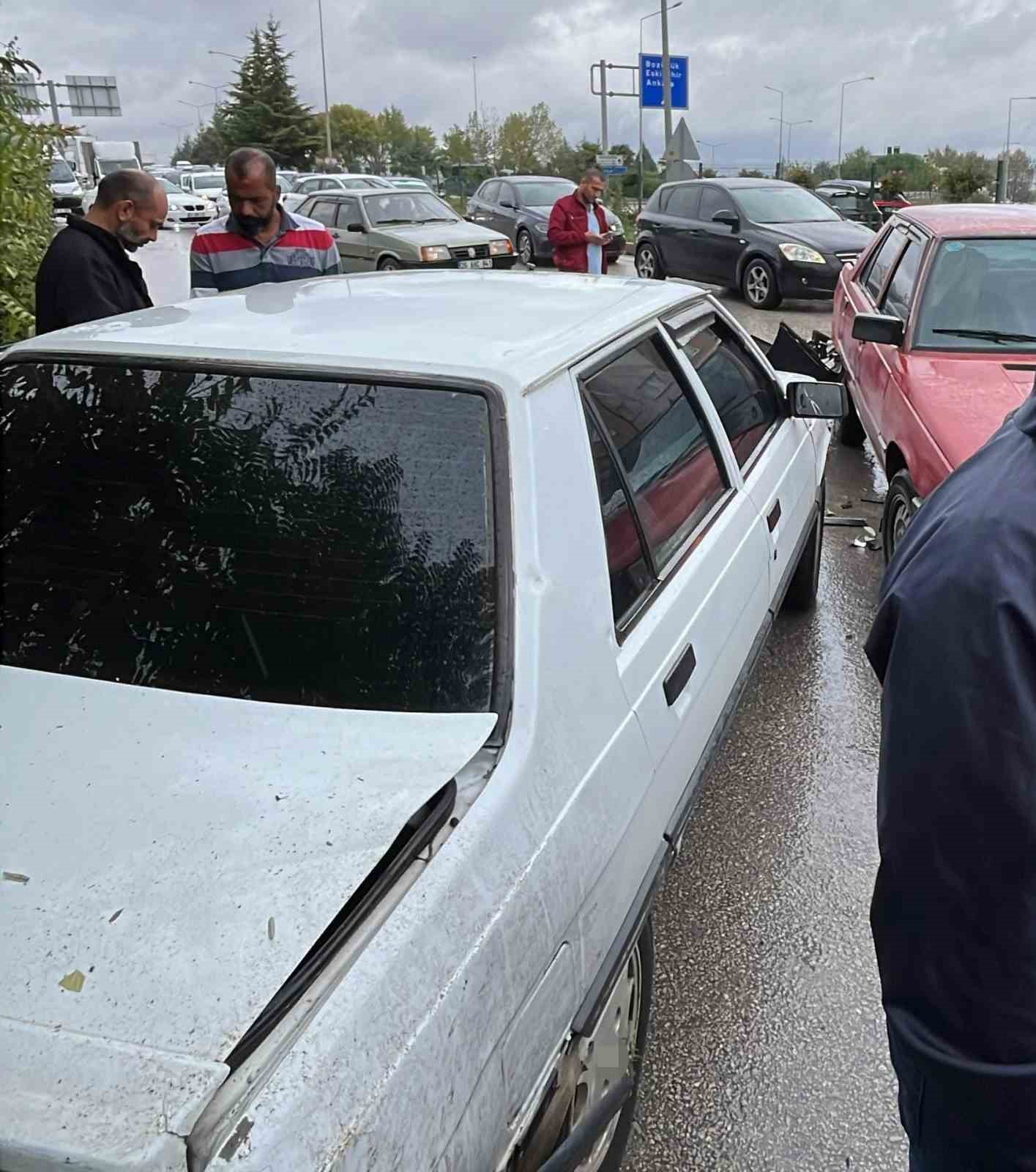 İneg&ouml;l&rsquo;de zincirleme kaza: 2 yaralı