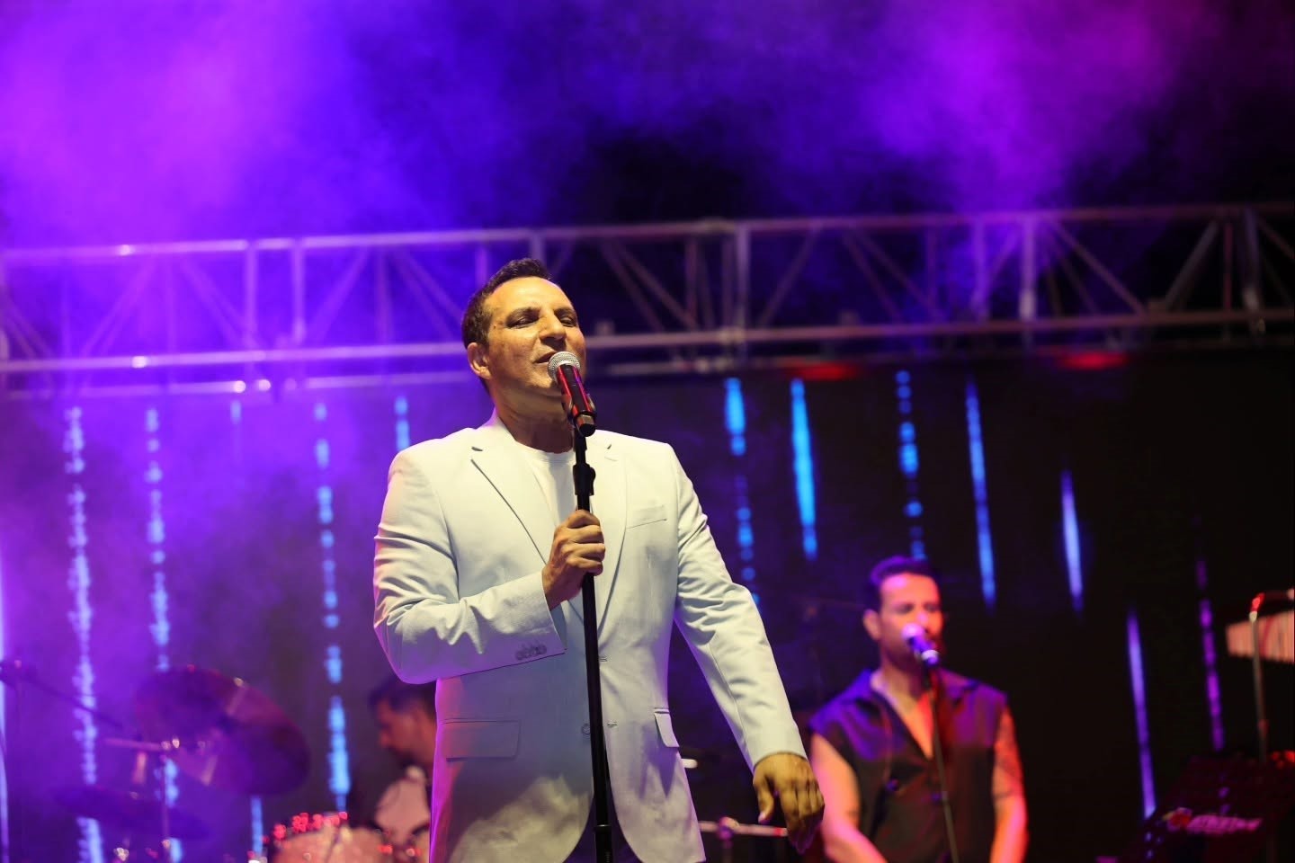 Tavas&rsquo;ta Zeybek, K&uuml;lt&uuml;r ve Sanat Festivali&rsquo;nde Rafet El Roman r&uuml;zgarı esti