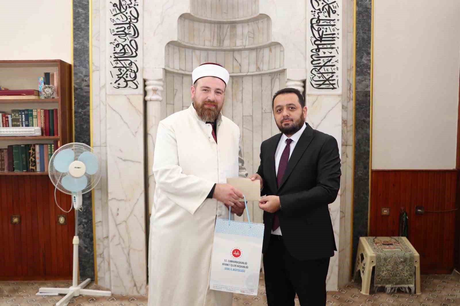 Hutbeyi en g&uuml;zel okumak i&ccedil;in yarıştılar