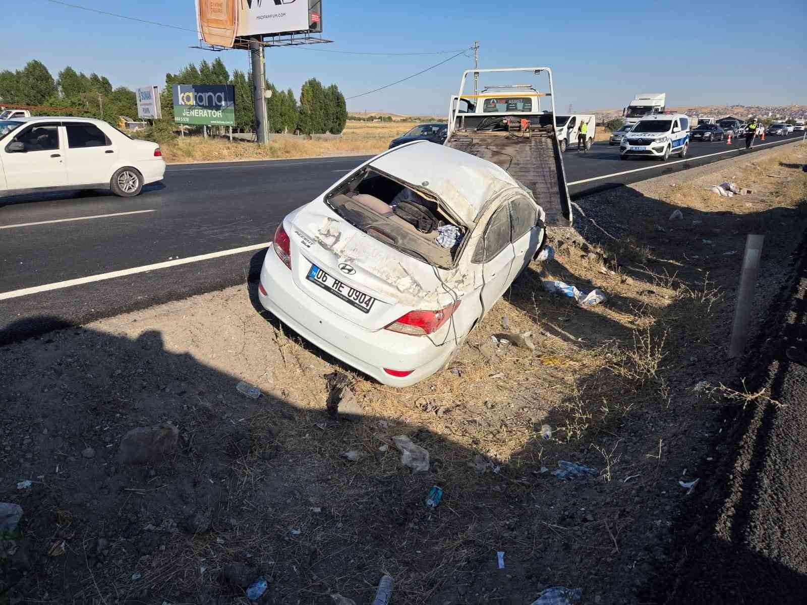 Ankara&rsquo;da otomobil takla attı: 4 yaralı