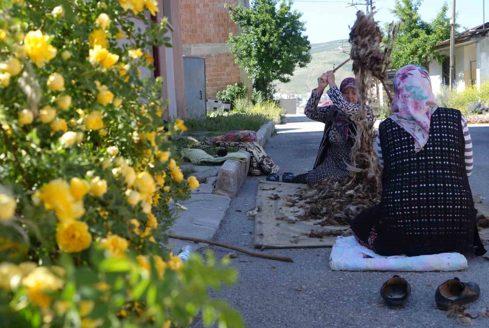 Bayburt&rsquo;ta kadınların geleneksel y&uuml;n mesaisi