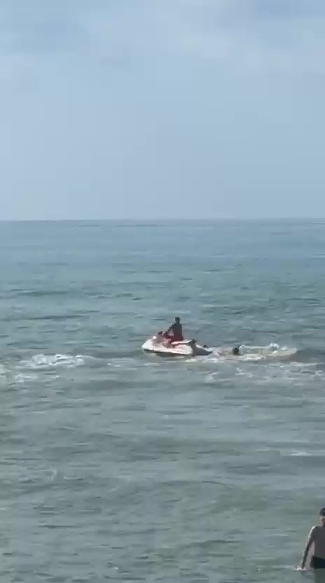 Ak&ccedil;akoca&rsquo;da 3 kişi boğulma tehlikesi ge&ccedil;irdi