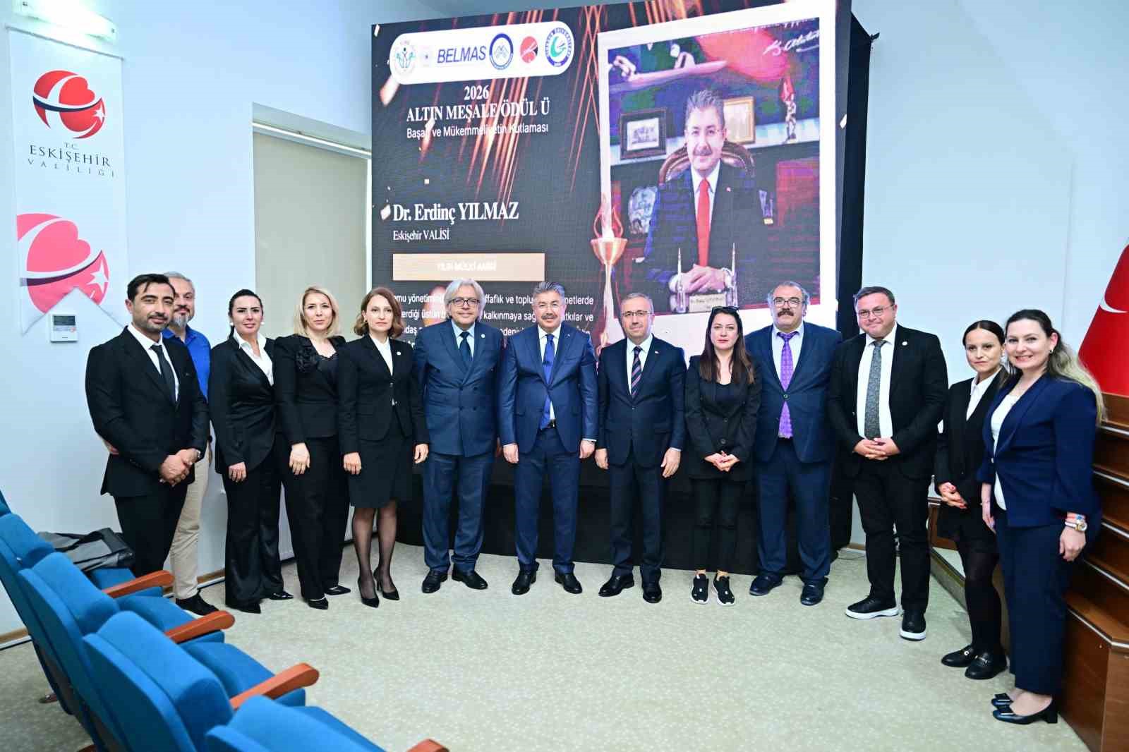 Eskişehir Valisi Yılmaz, &rsquo;Yılın M&uuml;lki İdare Amiri&rsquo; se&ccedil;ildi