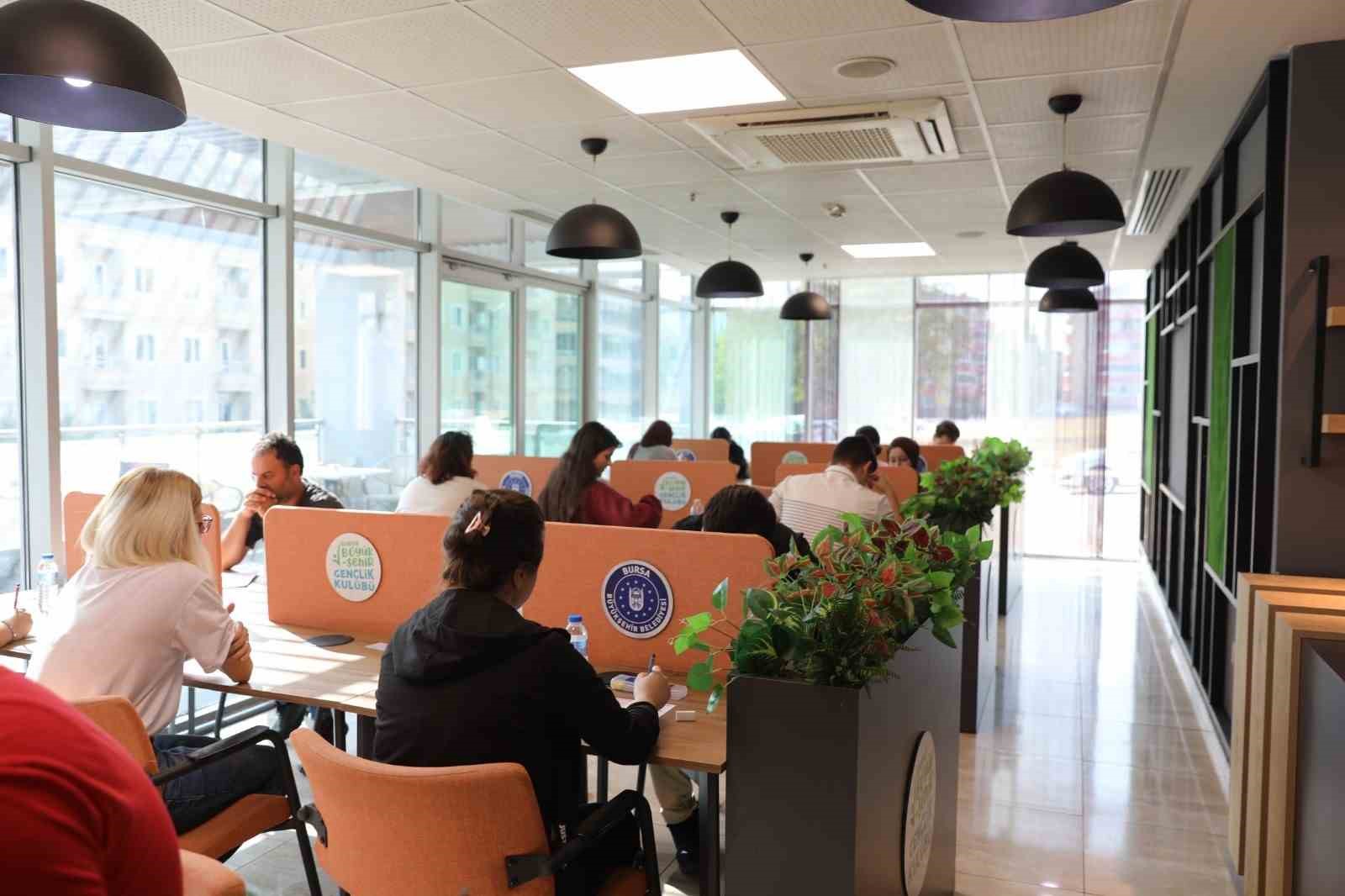 B&uuml;y&uuml;kşehir&rsquo;den 2 bin 500 adaya KPSS provası