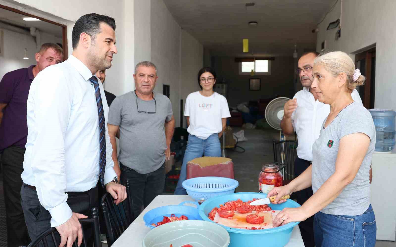 Karaduvar&rsquo;da vatandaşlarla buluşan Beşikci, sorunları yerinde dinledi