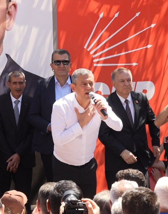 &Ouml;zg&uuml;r &Ouml;zel Tekke&rsquo;de konuştu