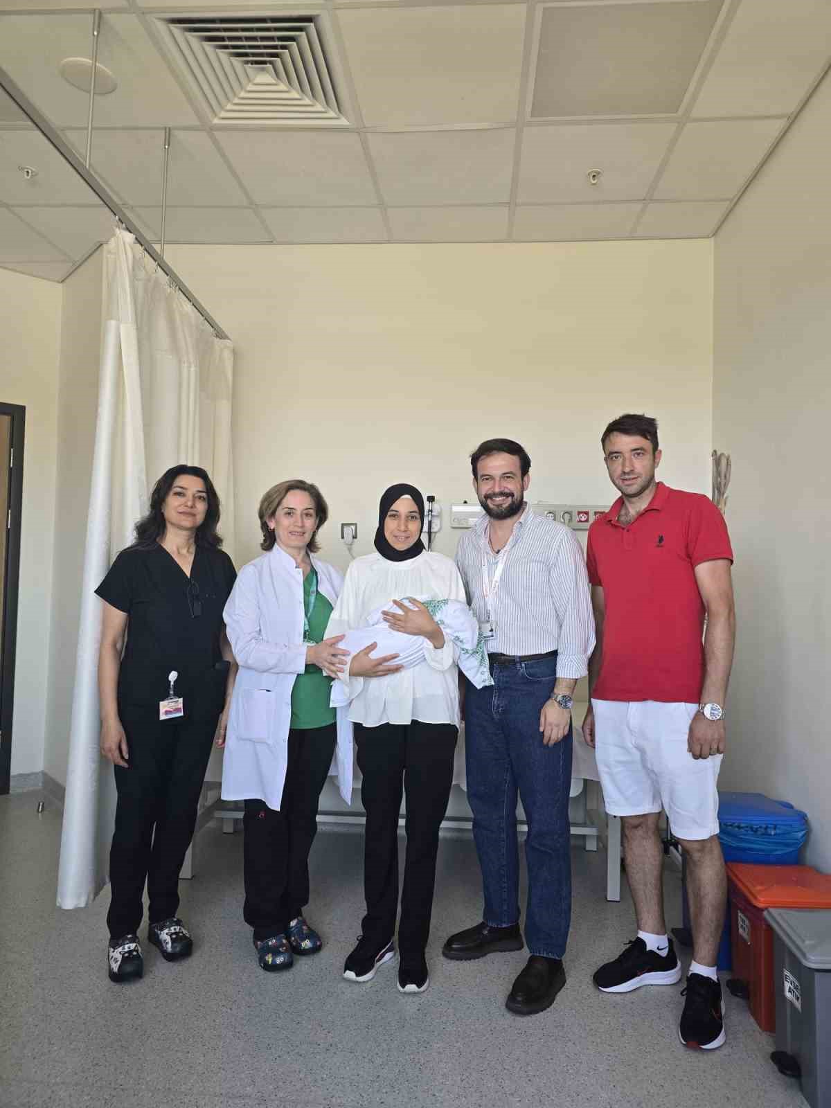 Bursa Şehir Hastanesi&rsquo;nde anne karnında hayat kurtaran m&uuml;dahale