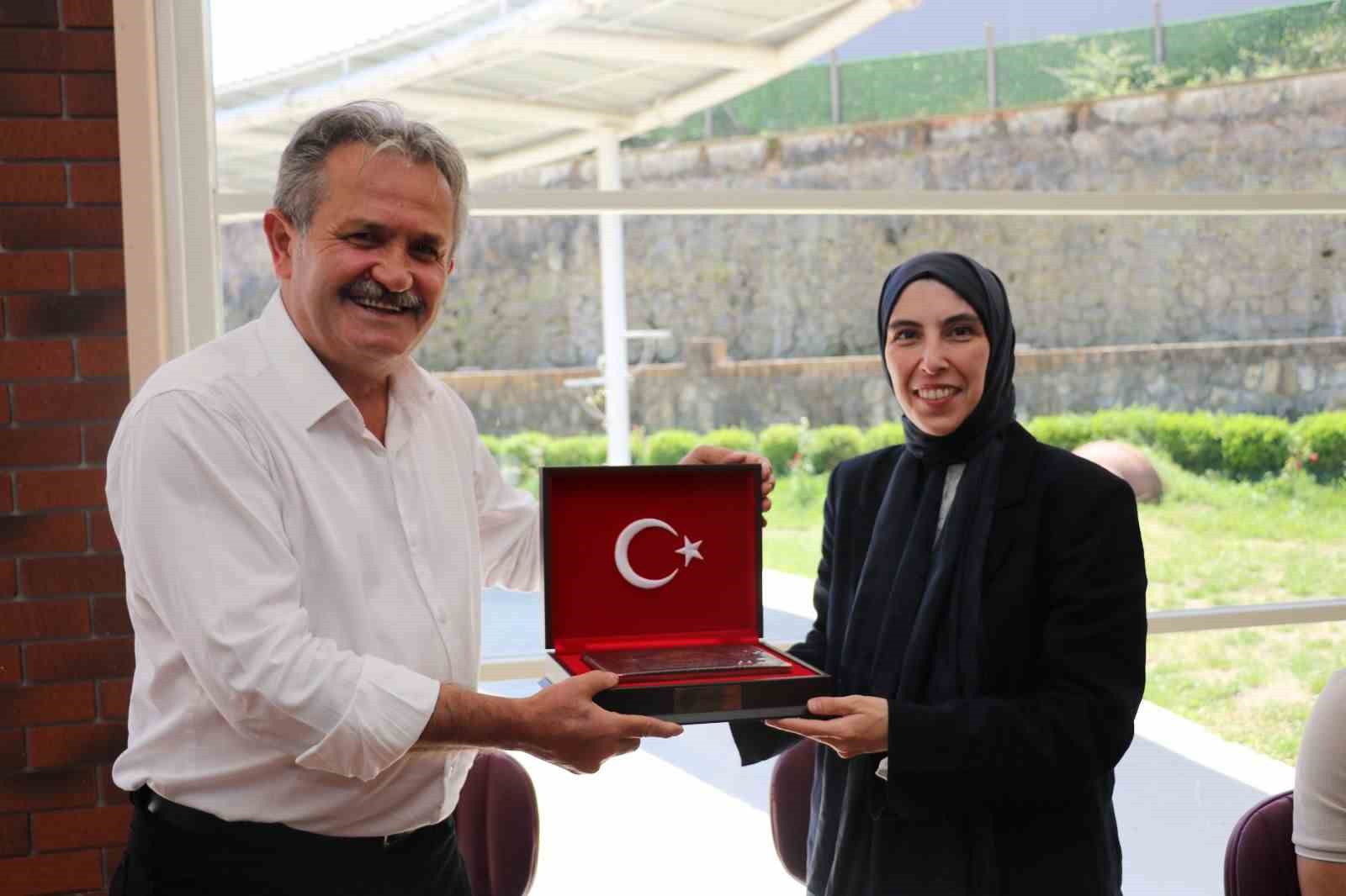 Kaymakamı Şendur&rsquo;a veda etti