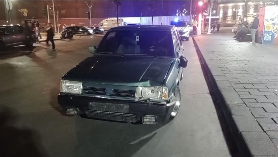 Tekerlekli sandalyesiyle karşıya ge&ccedil;erken otomobilin &ccedil;arptığı engelli vatandaş hayatını kaybetti