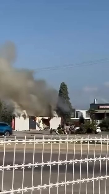 Bir anda patlayan trafo paniğe sebep oldu