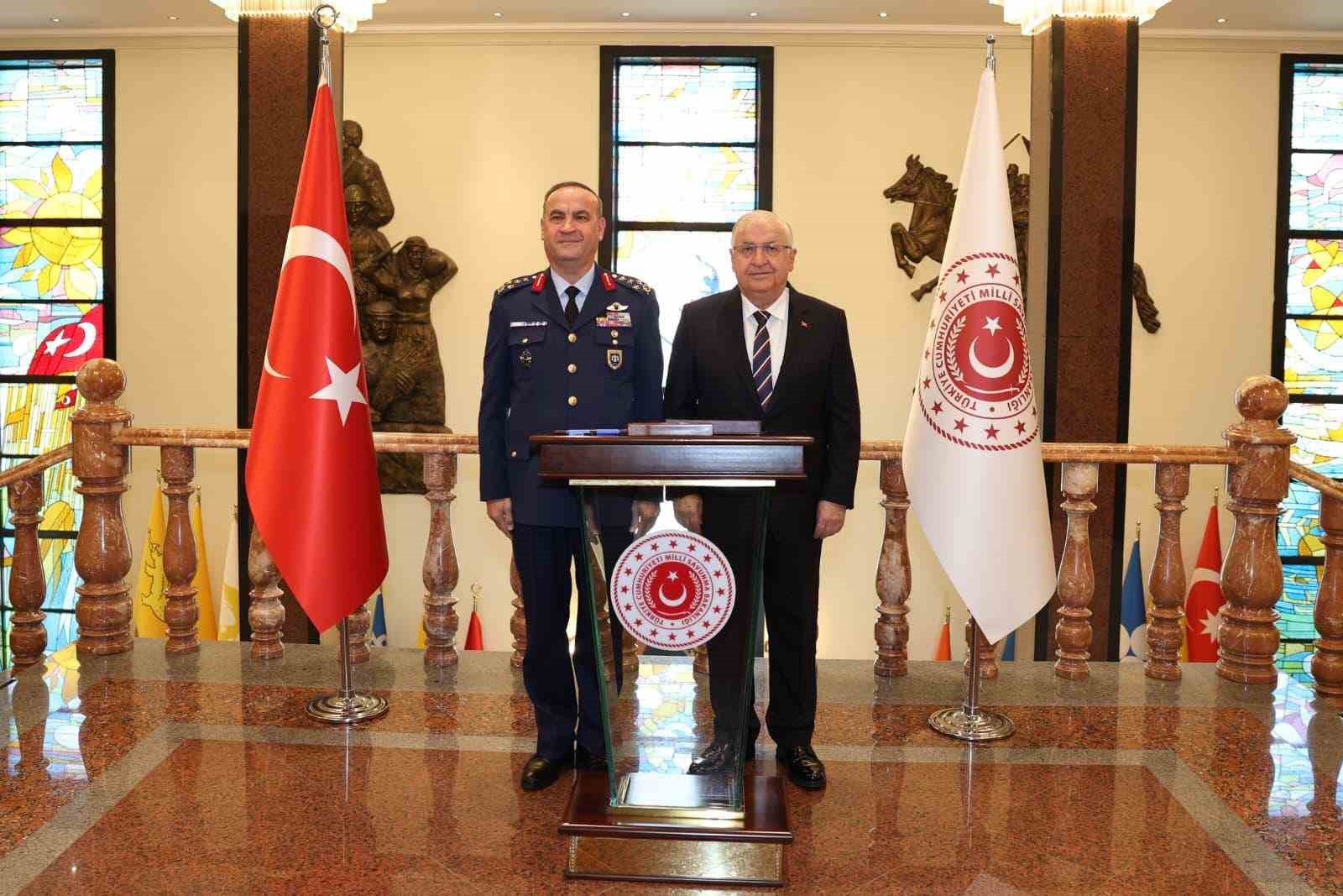 Bakan G&uuml;ler, Hava Kuvvetleri Komutanı Orgeneral Dalkıran&rsquo;ı kabul etti
