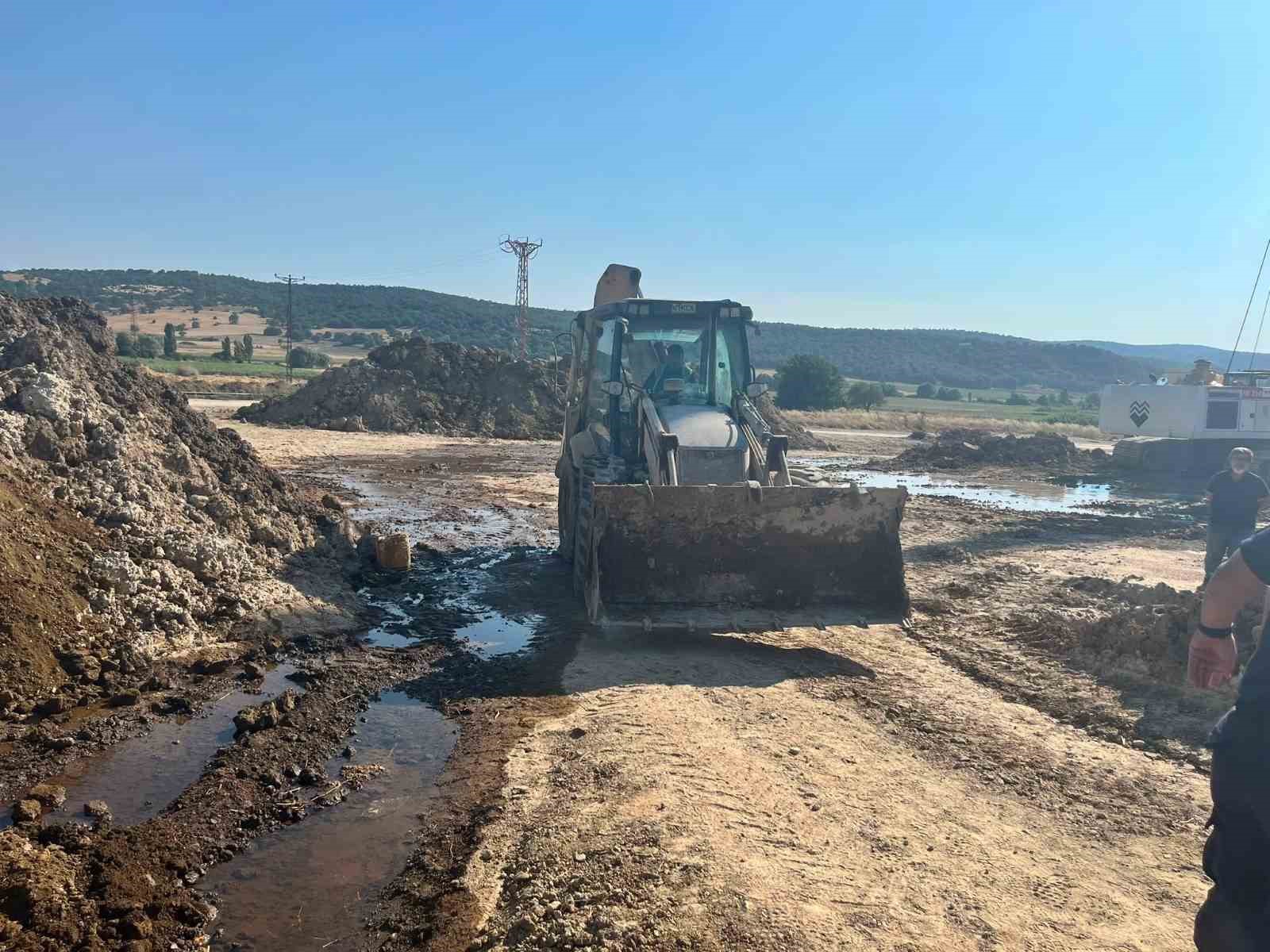 Bilecik&rsquo;te kep&ccedil;e NATO boru hattını patlattı