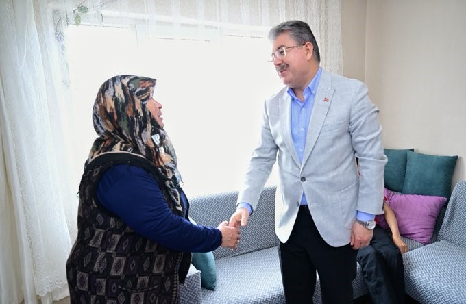 Vali Yılmaz, engelli Mehmet Doğan ve ailesini ziyaret etti