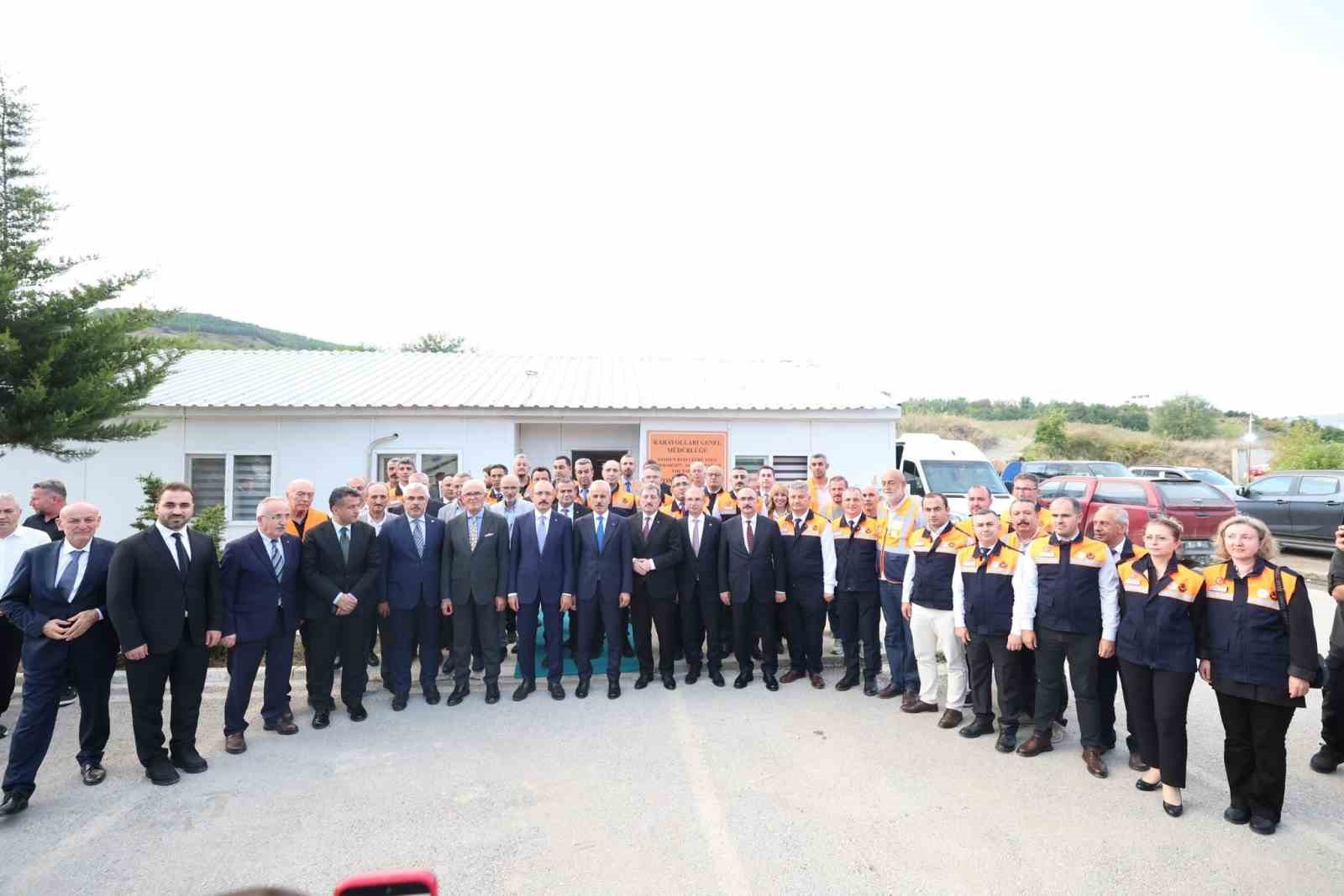 Samsun Valisi Tavlı: "Ulaşımın Y&uuml;zyılı&rsquo;nda T&uuml;rkiye hızlandı, Samsun da hızlanıyor"