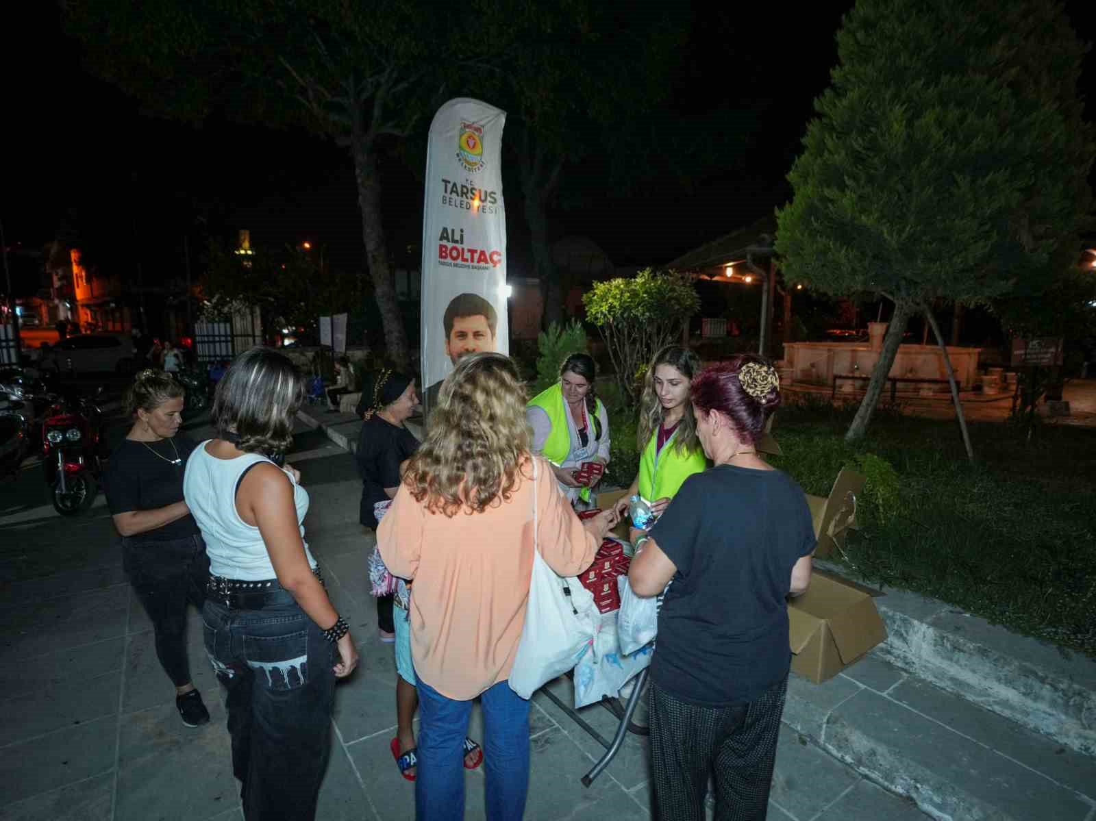 Tarsus’ta 16 camide kandil simidi ikram edildi
