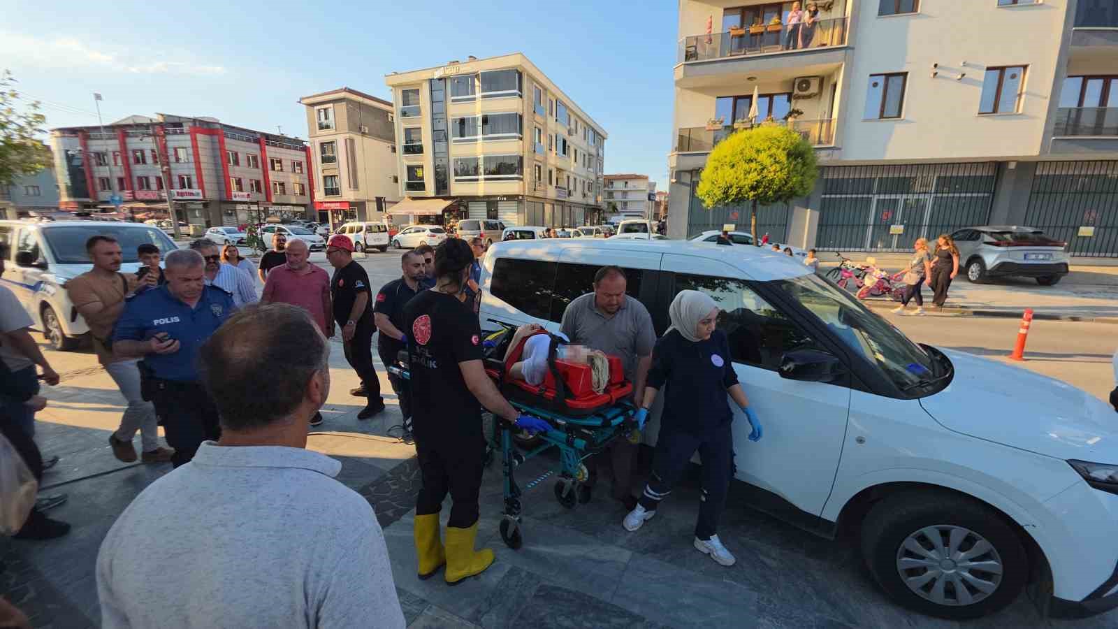 &Ouml;z &ccedil;ekim yaparken k&ouml;pr&uuml;den d&uuml;şen gen&ccedil; kız yaralandı