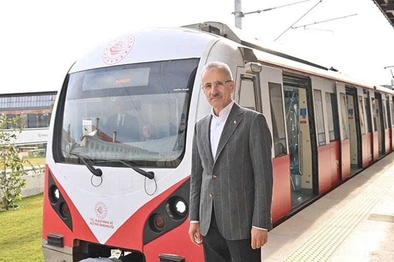 30 Ağustos&rsquo;ta Ankara, İzmir ve İstanbul&rsquo;da kent i&ccedil;i raylı sistem hatları &uuml;cretsiz olacak