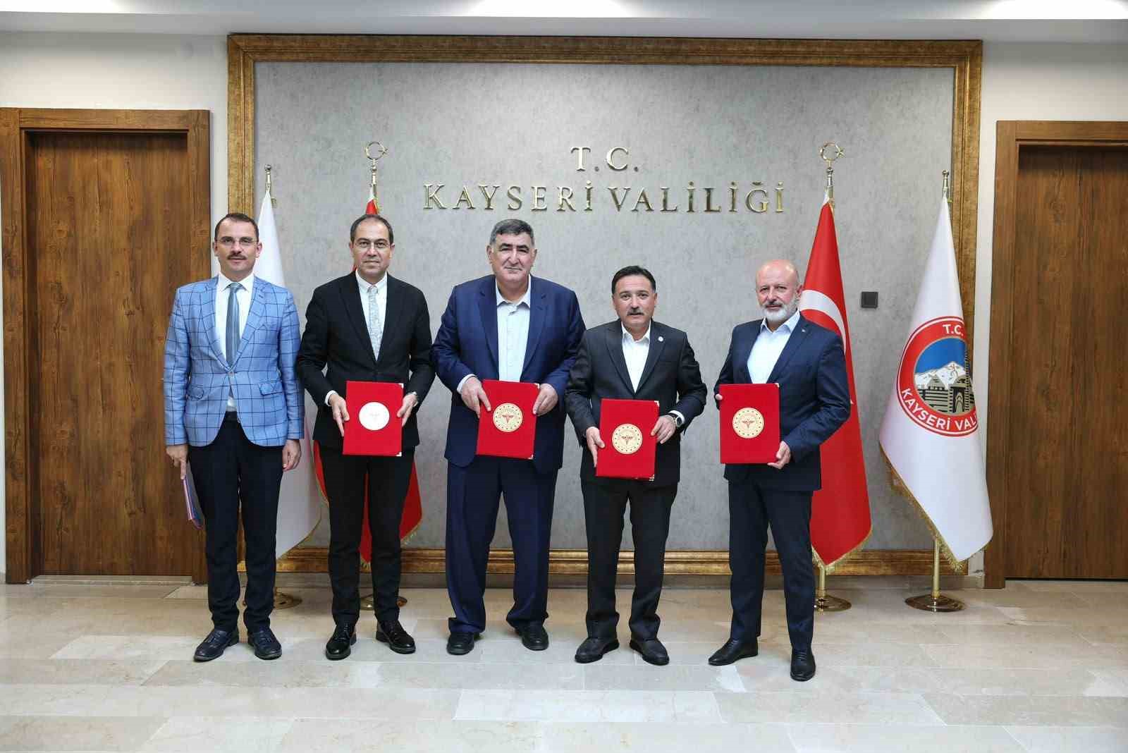 Valilikte iki protokol birden