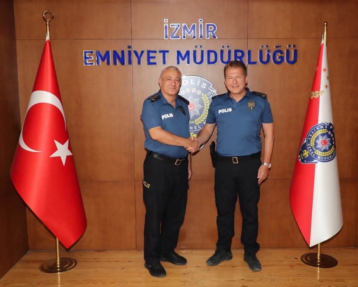 Emniyet M&uuml;d&uuml;r&uuml; Yener&rsquo;den duygulandıran terfi mesajı: "Baba, emanetine sahip &ccedil;ıktım"