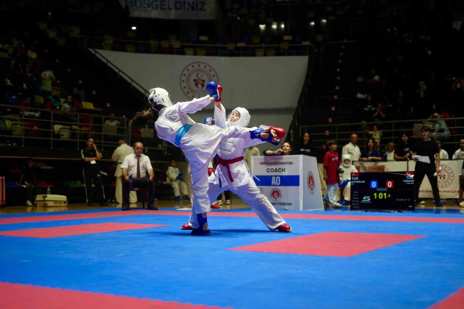 Samsun&rsquo;da Karadeniz ve Hazar &Uuml;lkeleri Karate Şampiyonası başladı
