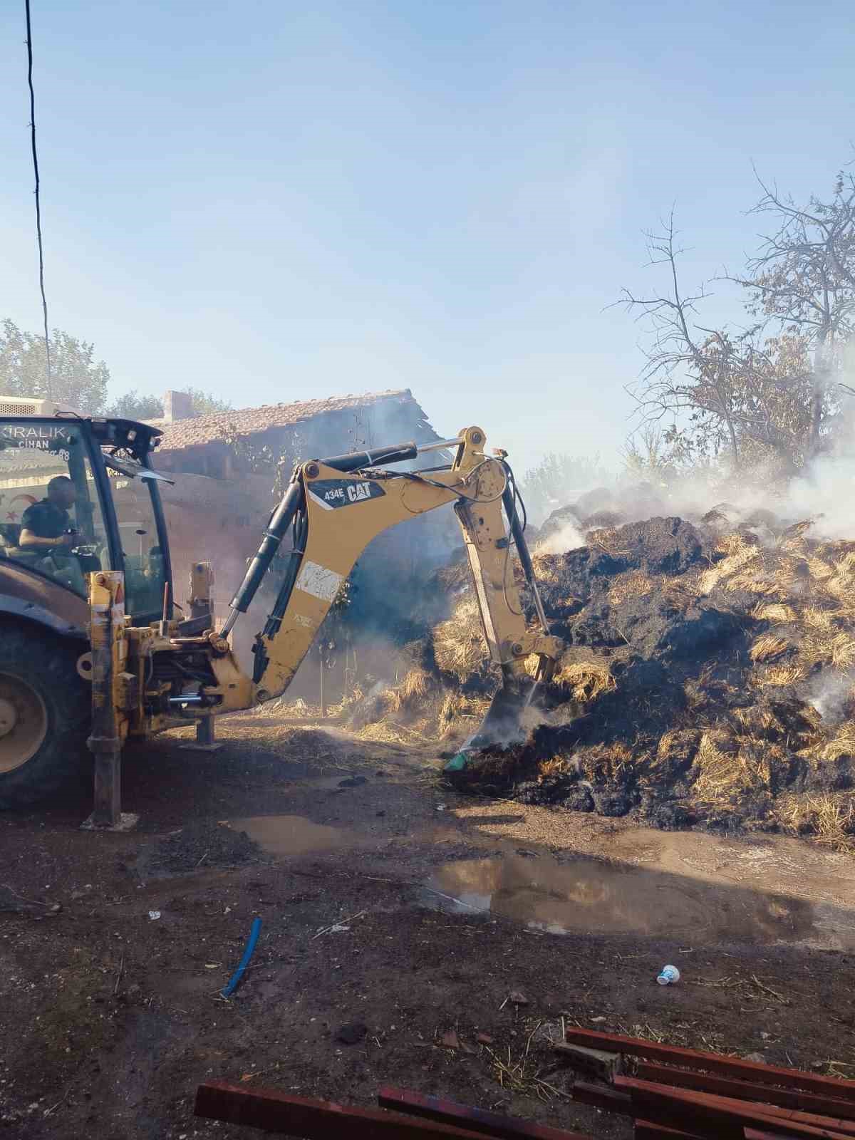 Kastamonu&rsquo;da &ccedil;ıkan yangında bin 500 saman balyası k&uuml;le d&ouml;nd&uuml;