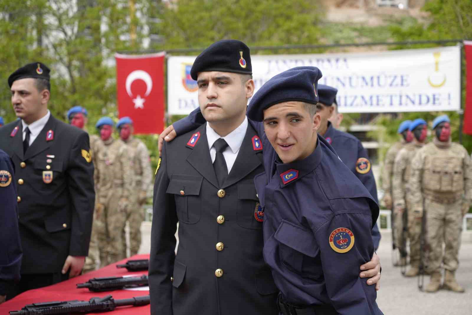&Ouml;zel bireylerin gurur g&uuml;n&uuml;