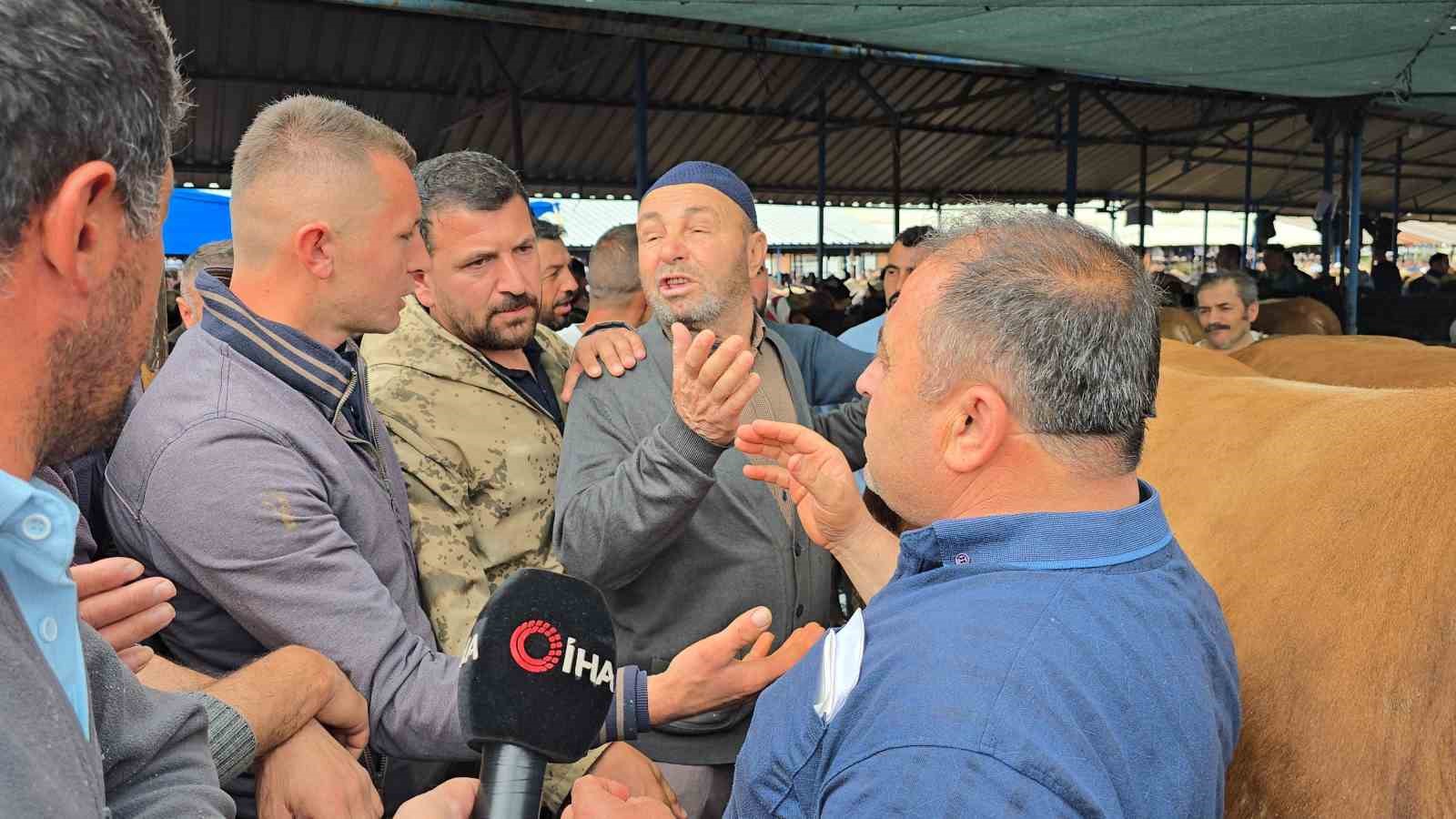 Vezirk&ouml;pr&uuml; Canlı Hayvan Pazarı&rsquo;nda yoğunluk