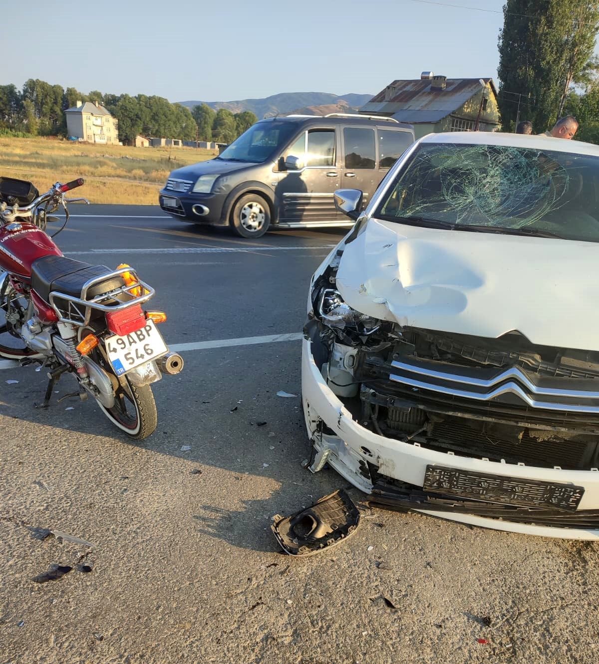 Hask&ouml;y-Korkut yolunda feci kaza: Motosiklet s&uuml;r&uuml;c&uuml;s&uuml; ağır yaralandı