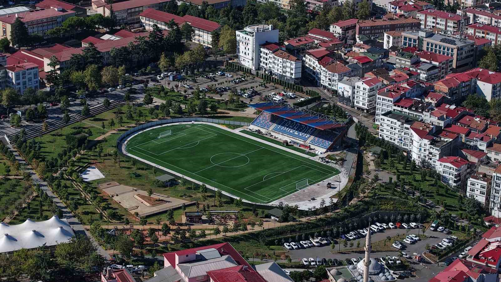 İ&ccedil;inde futbol sahası ve trib&uuml;n&uuml; bulunan T&uuml;rkiye&rsquo;nin ilk ve tek spor temalı Millet Bah&ccedil;esi Trabzon&rsquo;da a&ccedil;ılışa hazırlanıyor