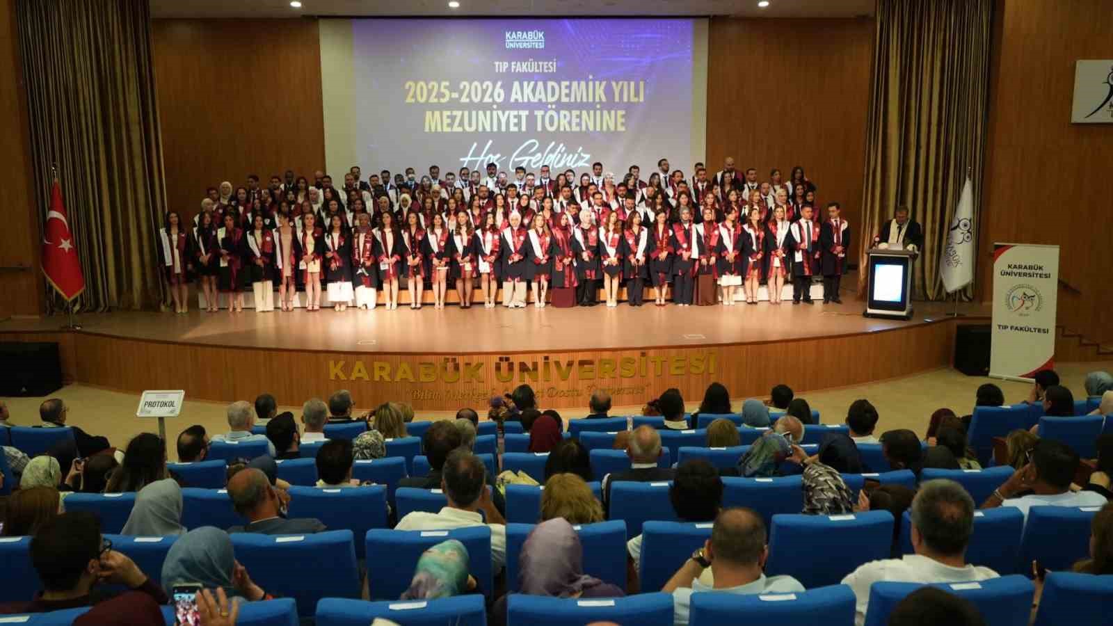 KB&Uuml; Tıp Fak&uuml;ltesi mezunları hekimlik hayatına ilk adımını attı